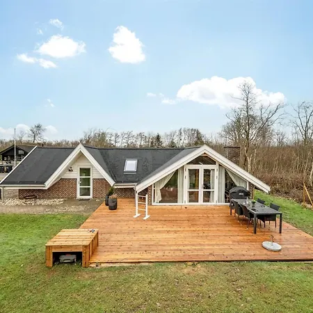 Anu - 300m To The Fjord By Interhome